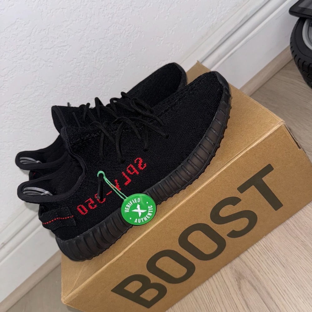 Yeezy 350 V2 Black-Red